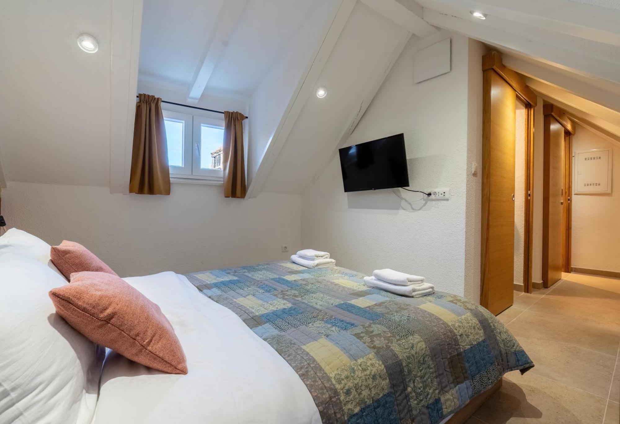 House Malena - Rooms Vis Exterior foto